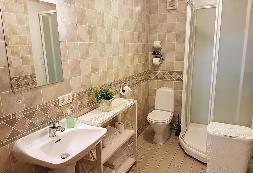 ペンション Mikligardur Guesthouse
