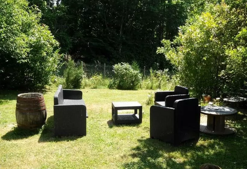 ベッドアンドブレックファースト Le Jardin Ombragé