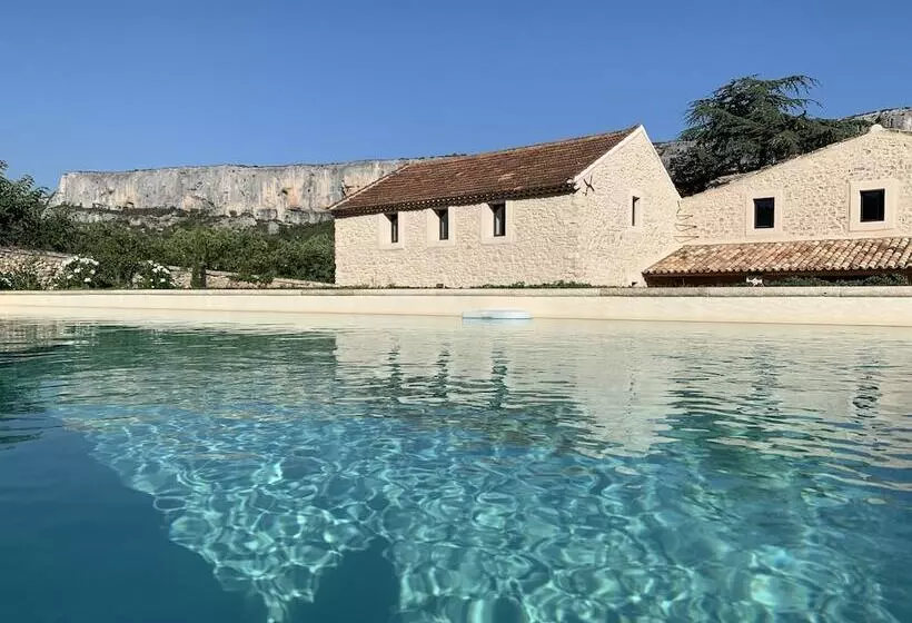 Aamiaismajoitus (B&B) Le Mas Aux Cedres   Teritoria