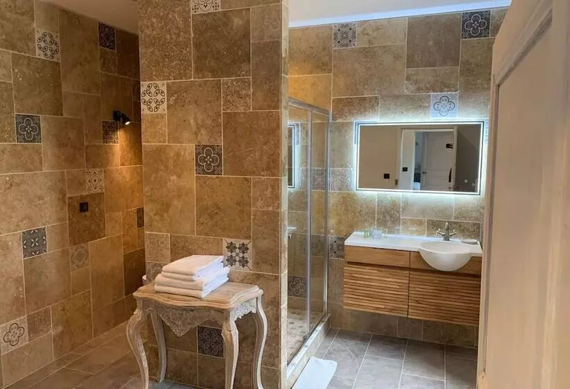 Aamiaismajoitus (B&B) Le Mas Aux Cedres   Teritoria