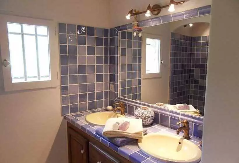 Aamiaismajoitus (B&B) Saint Antonin Chambre D Hotes