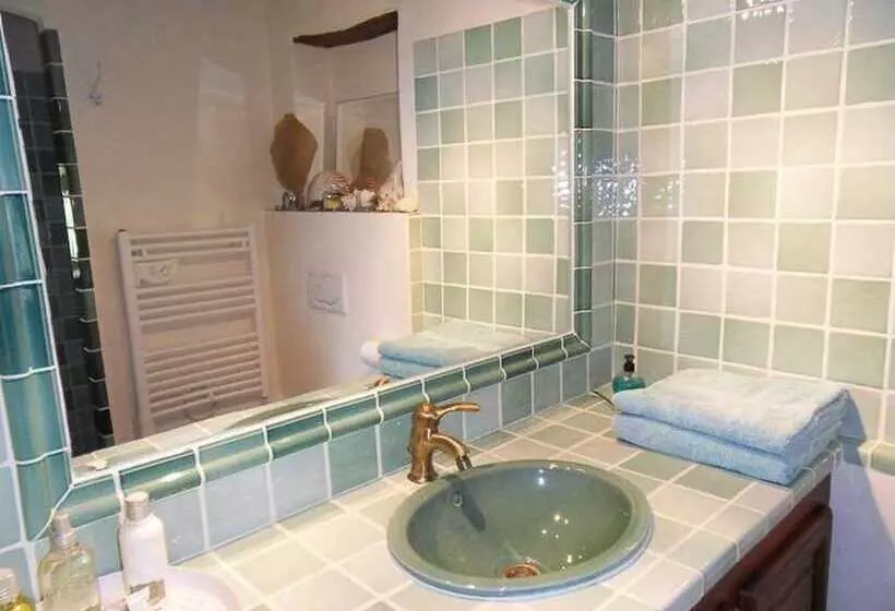 Aamiaismajoitus (B&B) Saint Antonin Chambre D Hotes