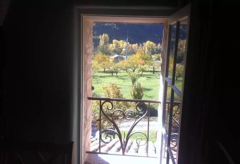 Aamiaismajoitus (B&B) Saint Antonin Chambre D Hotes