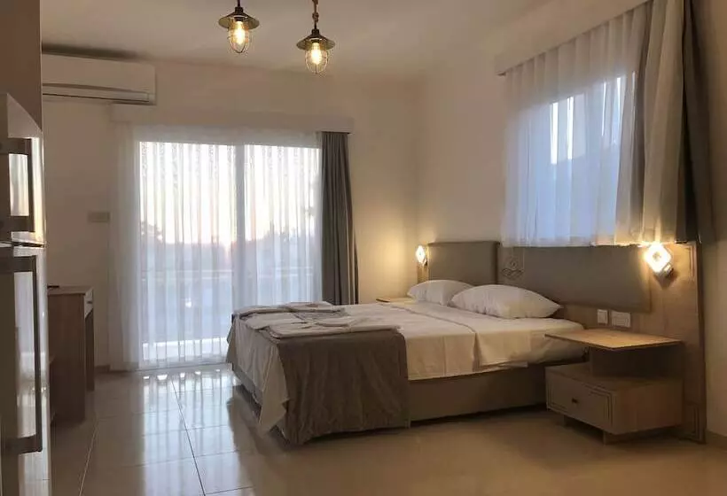 Deniz Airport Suites