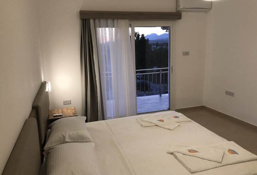 Deniz Airport Suites