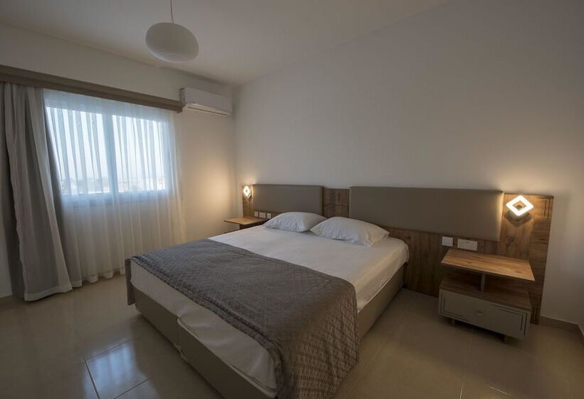 Deniz Airport Suites