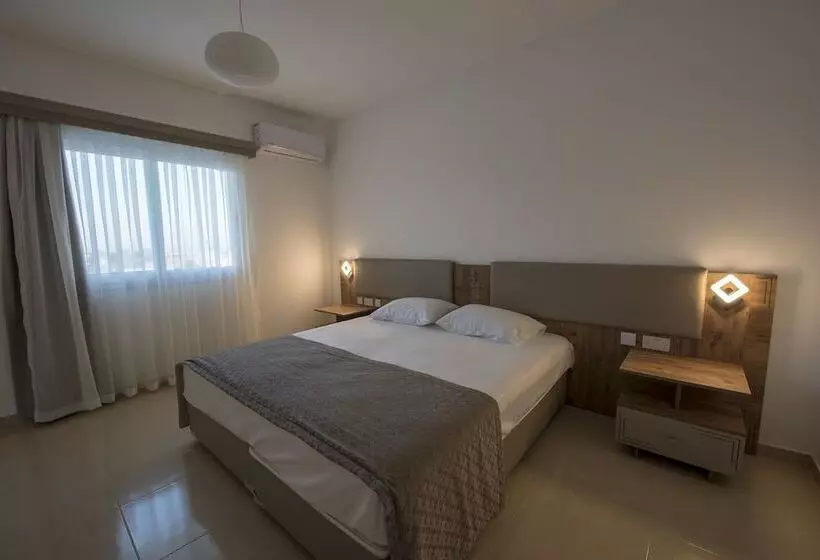 Deniz Airport Suites