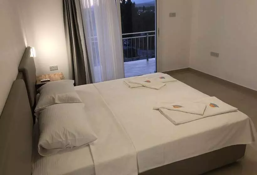 Deniz Airport Suites