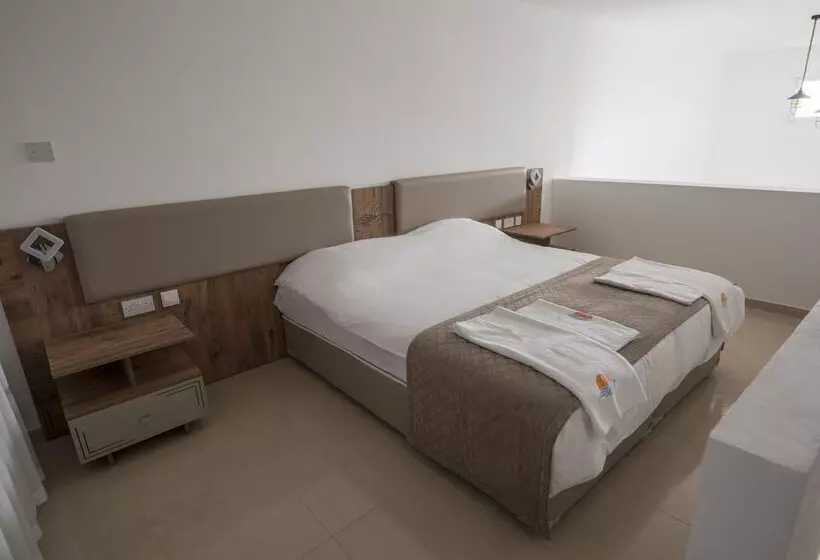 Deniz Airport Suites