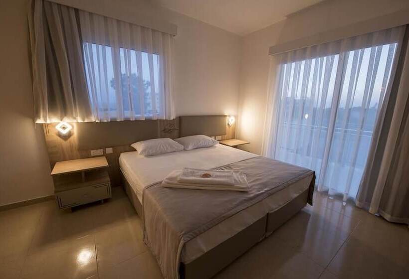 Deniz Airport Suites