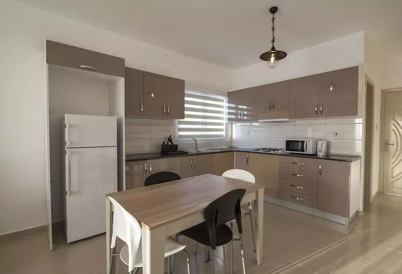 Deniz Airport Suites