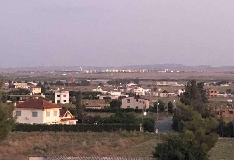 Deniz Airport Suites