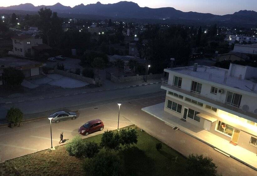 Deniz Airport Suites