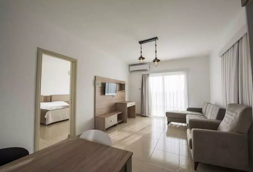 Deniz Airport Suites