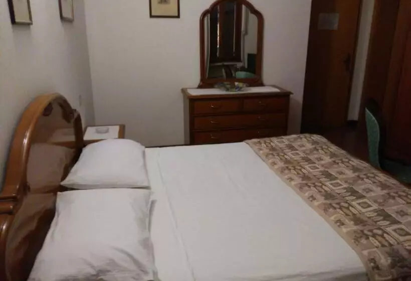 ホテル Albergo Ristorante La Campagnola