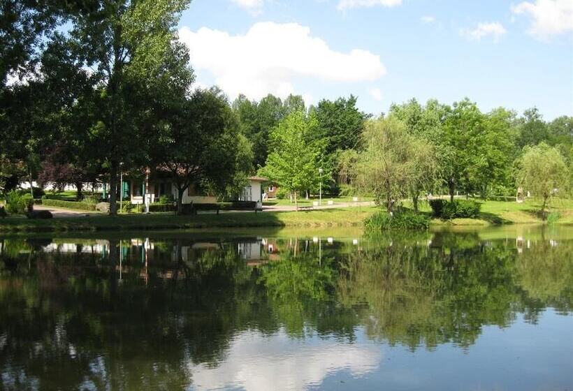 בית מלון כפרי Camping Le Repaire   Tente Aménagée