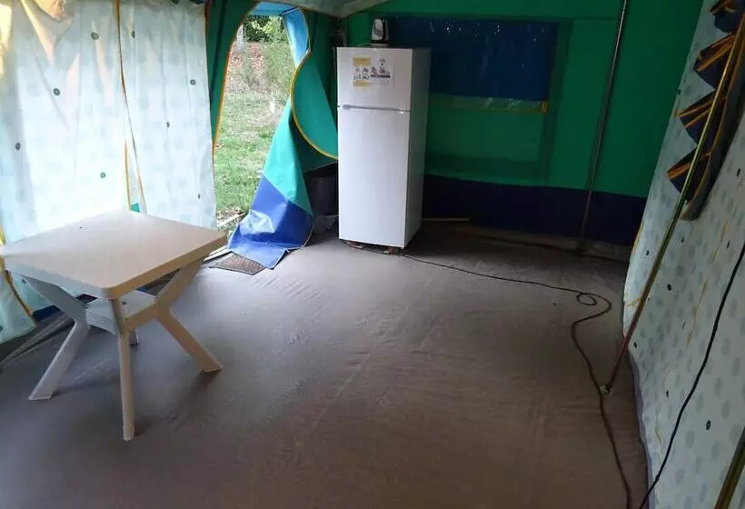 Hotelli Camping Le Repaire   Tente Aménagée