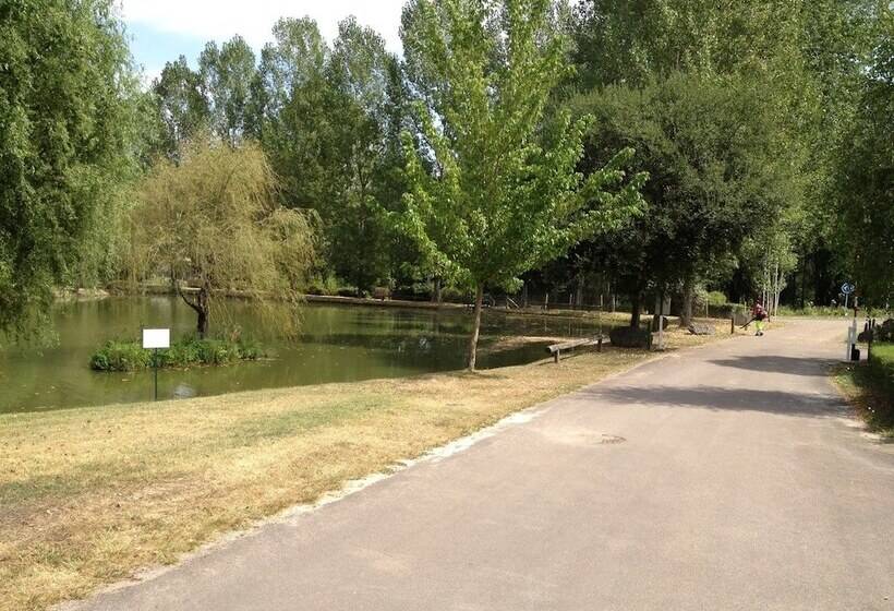 בית מלון כפרי Camping Le Repaire   Tente Aménagée