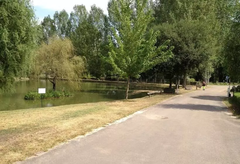 Hotelli Camping Le Repaire   Tente Aménagée