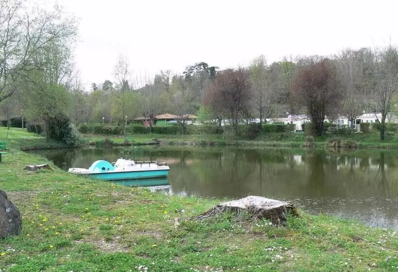 Hotelli Camping Le Repaire   Tente Aménagée