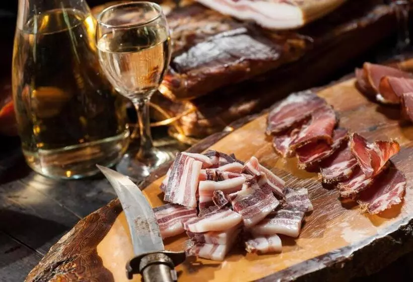 Hotelli Ethno Village Kokorici