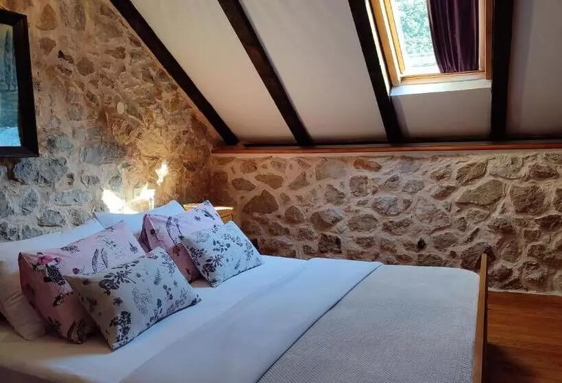 Hotelli Ethno Village Kokorici