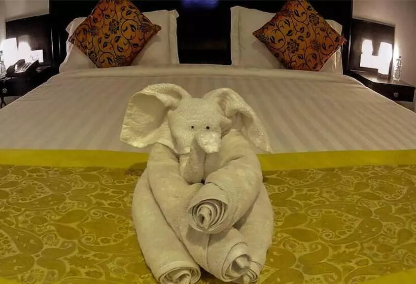 Hotelli Le Raj Courtyard