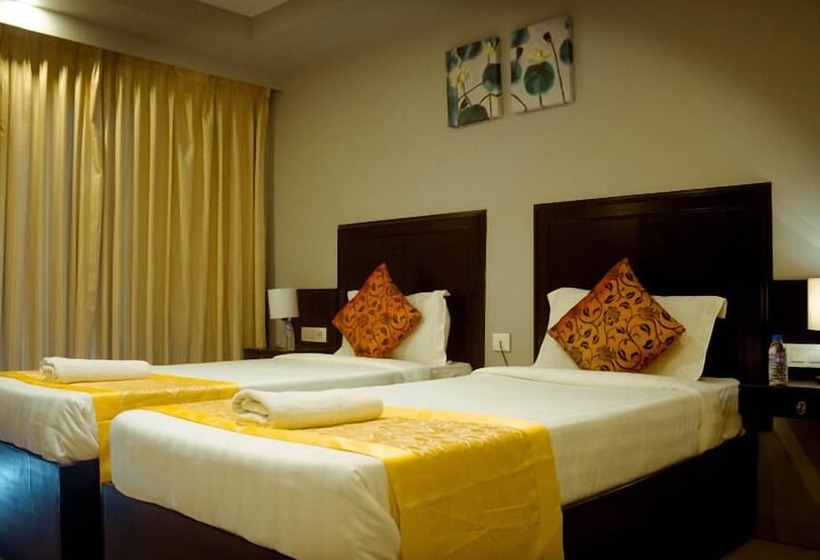 Otel Le Raj Courtyard