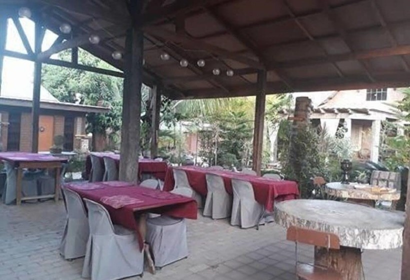 ホテル Majestic Mt Pinatubo Tour And Homestay