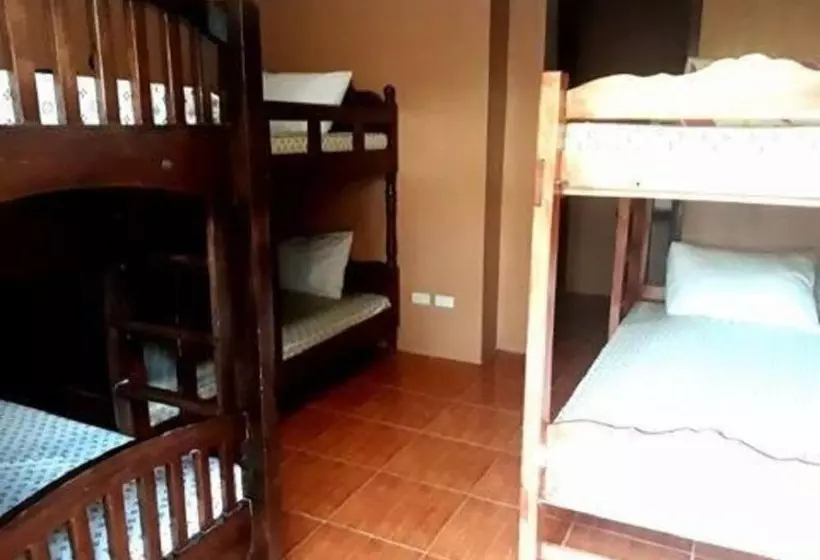 ホテル Majestic Mt Pinatubo Tour And Homestay