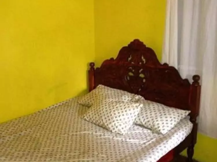 ホテル Majestic Mt Pinatubo Tour And Homestay