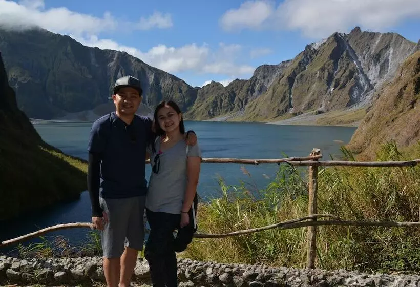 ホテル Majestic Mt Pinatubo Tour And Homestay