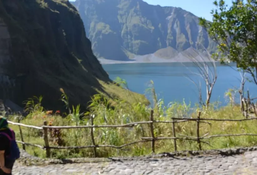 ホテル Majestic Mt Pinatubo Tour And Homestay