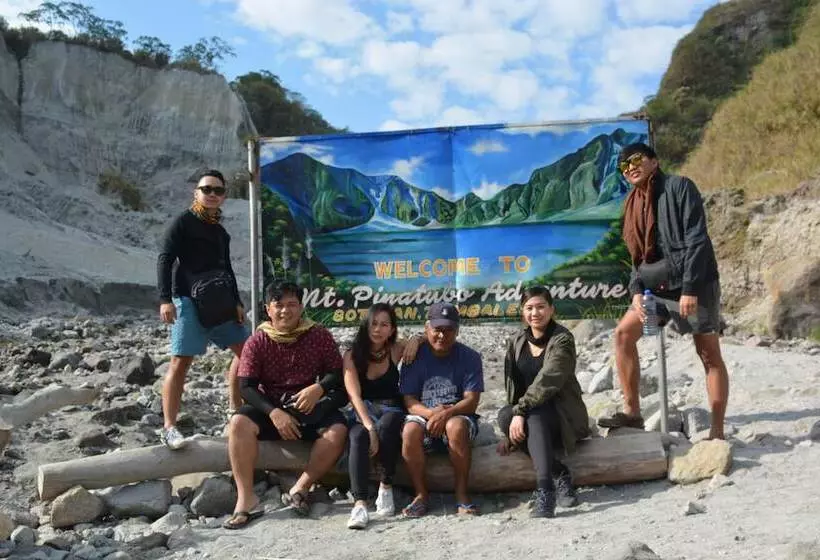 ホテル Majestic Mt Pinatubo Tour And Homestay
