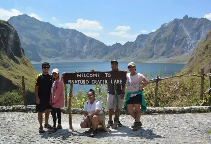 ホテル Majestic Mt Pinatubo Tour And Homestay