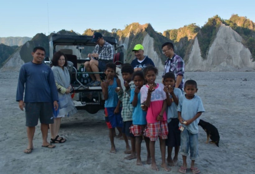 ホテル Majestic Mt Pinatubo Tour And Homestay