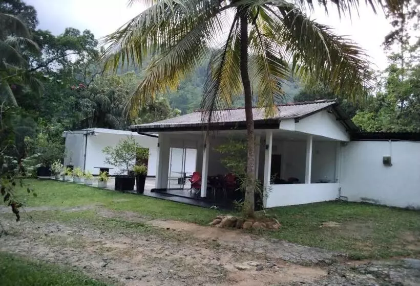 Hotelli Miridiya Resort