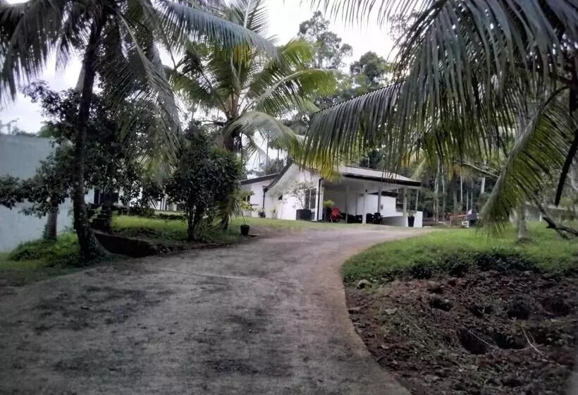 Hotelli Miridiya Resort