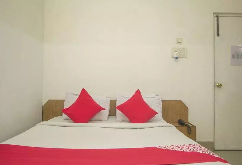 ホテル Nandanik Palace By Oyo Rooms