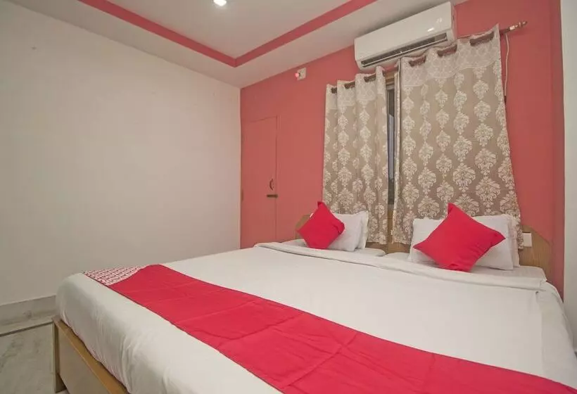 ホテル Nandanik Palace By Oyo Rooms