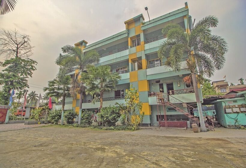 ホテル Nandanik Palace By Oyo Rooms