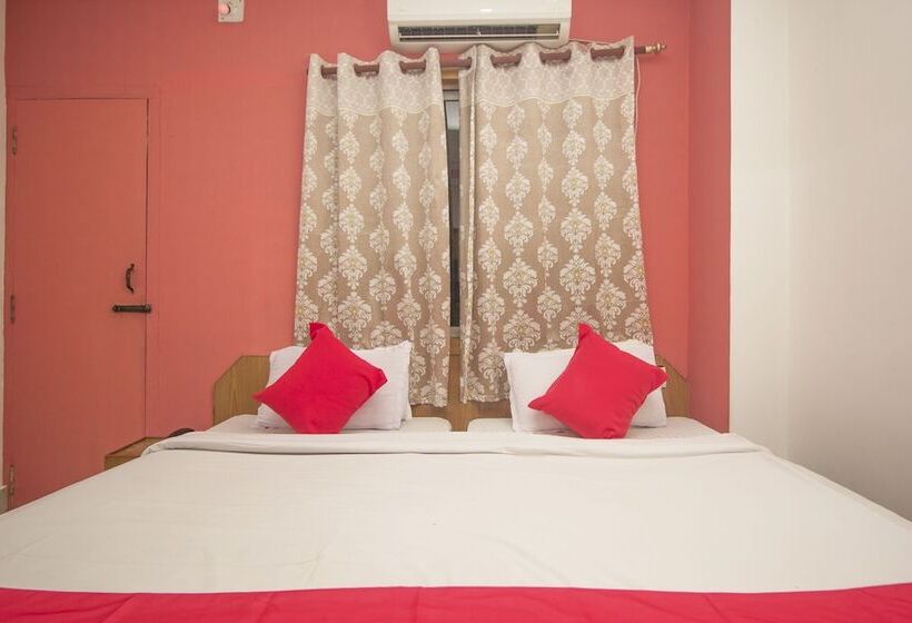 ホテル Nandanik Palace By Oyo Rooms