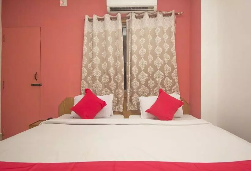 ホテル Nandanik Palace By Oyo Rooms