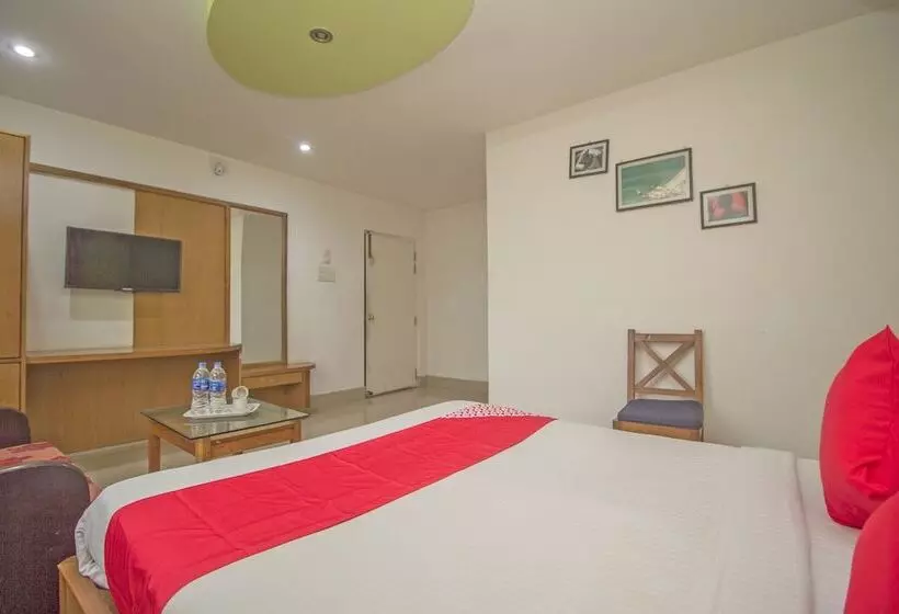 ホテル Nandanik Palace By Oyo Rooms