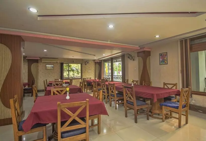 ホテル Nandanik Palace By Oyo Rooms