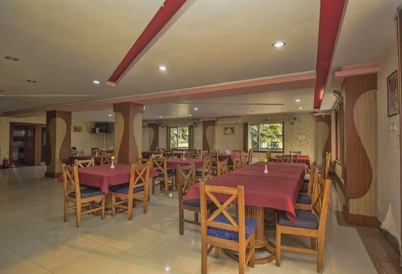 ホテル Nandanik Palace By Oyo Rooms