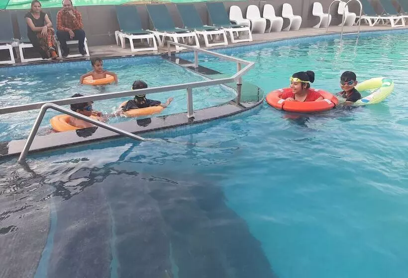 Hotelli Natraj & Resort