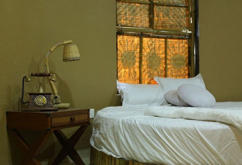 Hotel Natraj & Resort