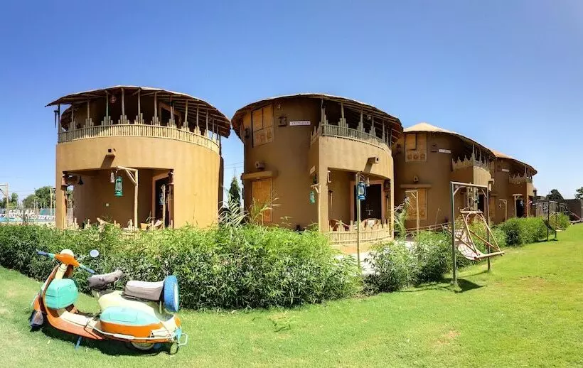 Hotelli Natraj & Resort