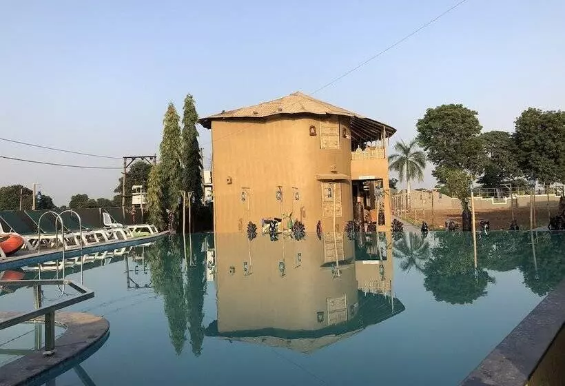 Hotelli Natraj & Resort